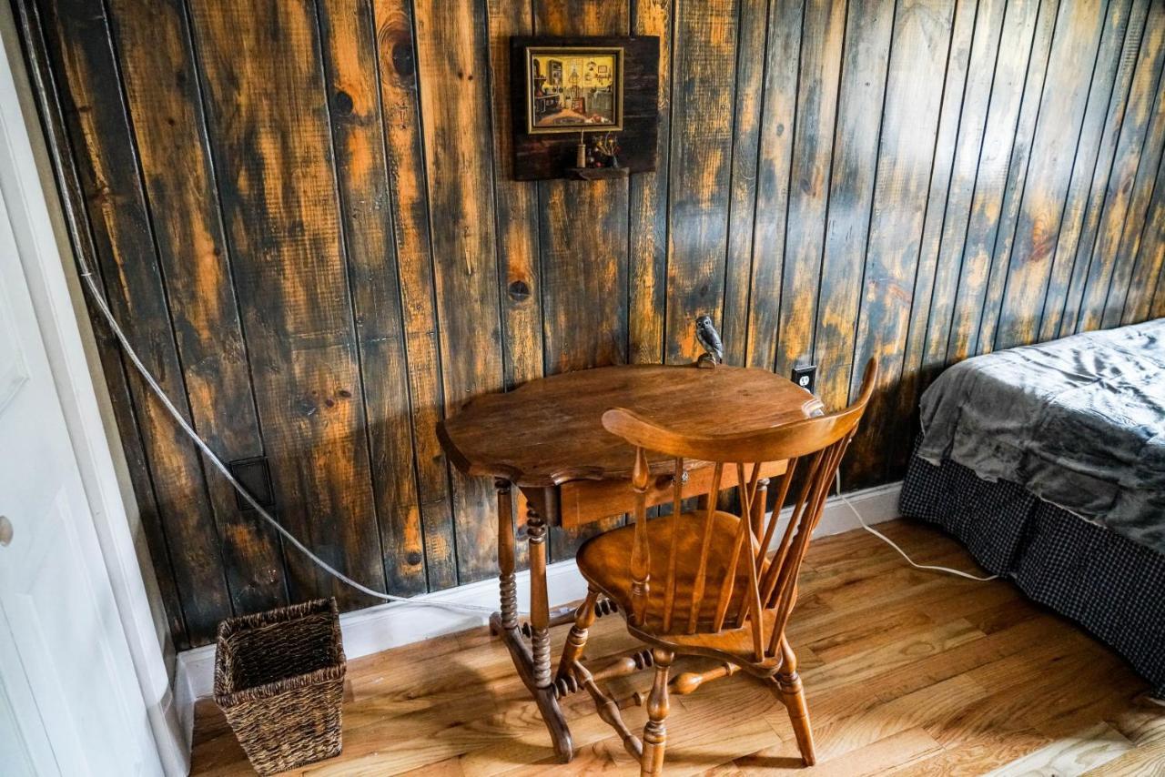 Mid-Century Vintage Brick Ranch Upstairs Guesthouse Sevierville Bagian luar foto