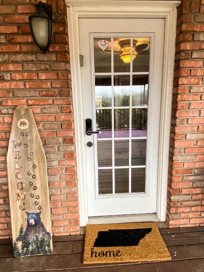 Mid-Century Vintage Brick Ranch Upstairs Guesthouse Sevierville Bagian luar foto